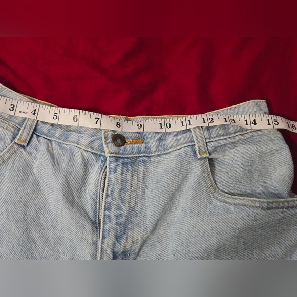 Y2k vintage style light wash womens jean shorts - Picture 3 of 8